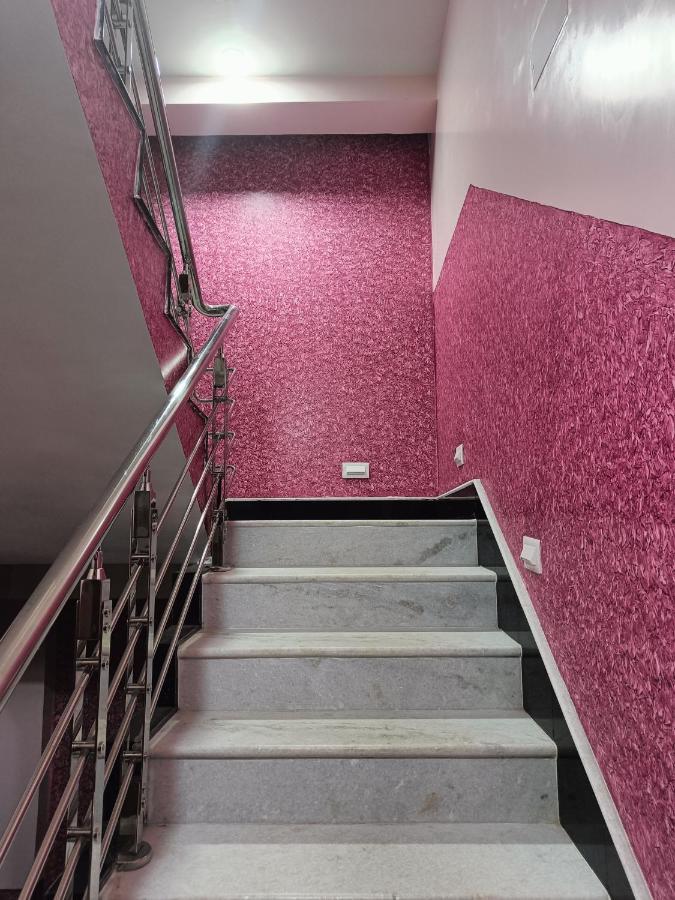 Ujjayanta Homestay Агартала Экстерьер фото
